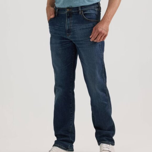 Wrangler Men's Relaxed Fit Bootcut Jeans - Picture 1 of 5